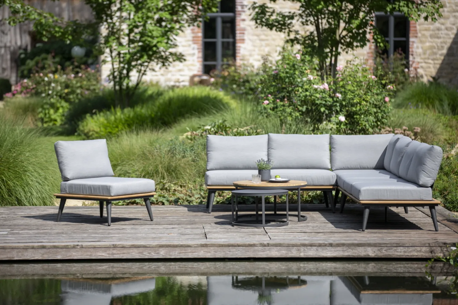 sandy|gartenstuhl-loungesessel-eckelement-niehoff-serra-teakholz-aluminium-serra_set1.jpg